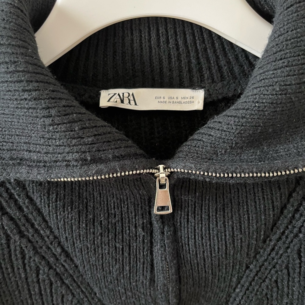 Zara Women’s Black Sleeveless Cropped Knit Sweater Top Size S Zip-Up Ribbed - Picture 4 of 6